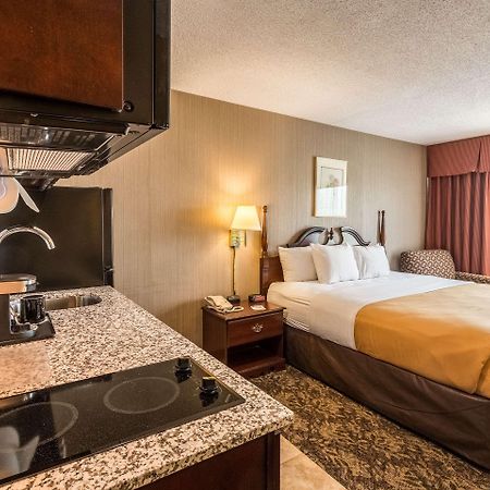 Suburban Extended Stay Hotel Fairmont Kültér fotó