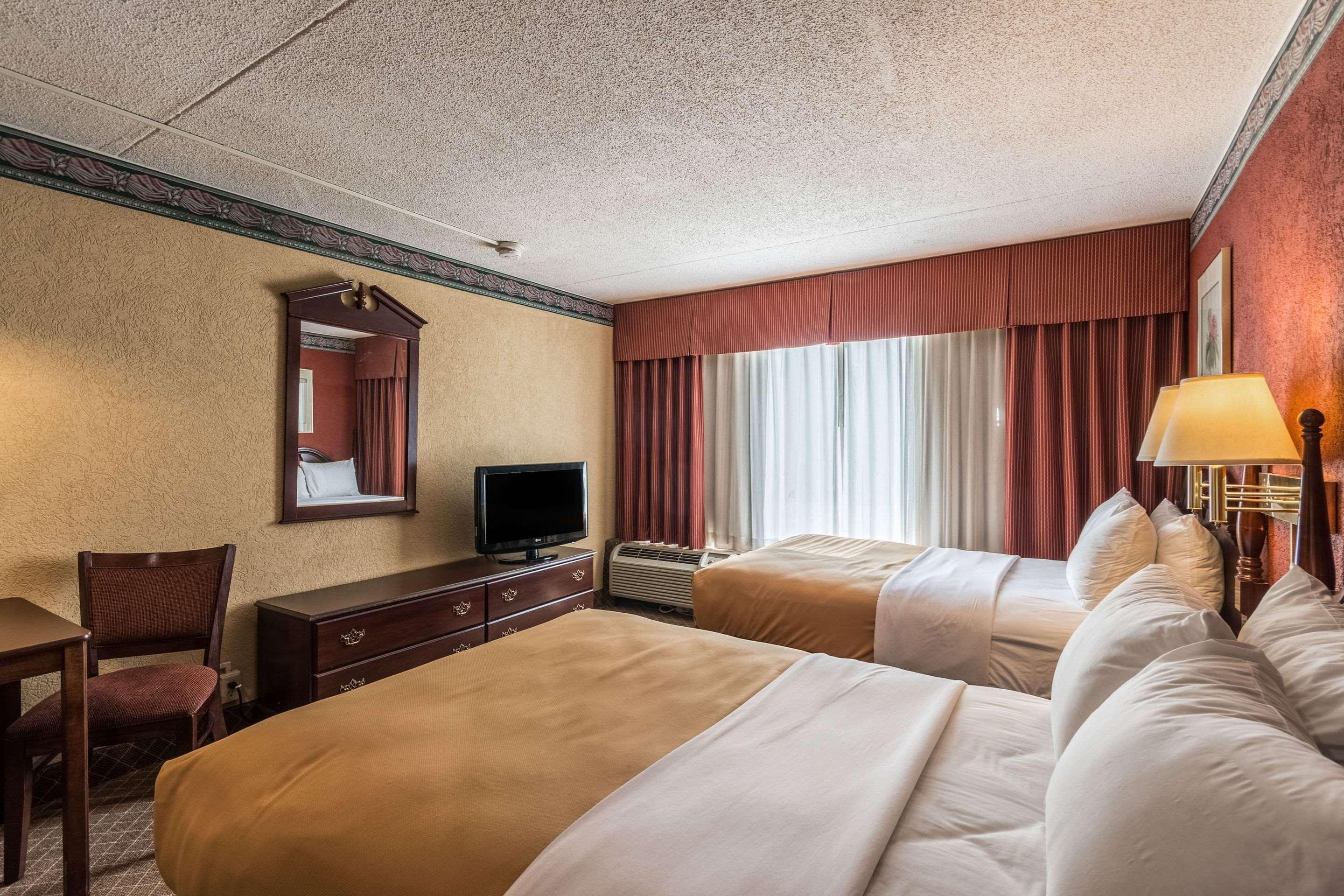 Suburban Extended Stay Hotel Fairmont Kültér fotó