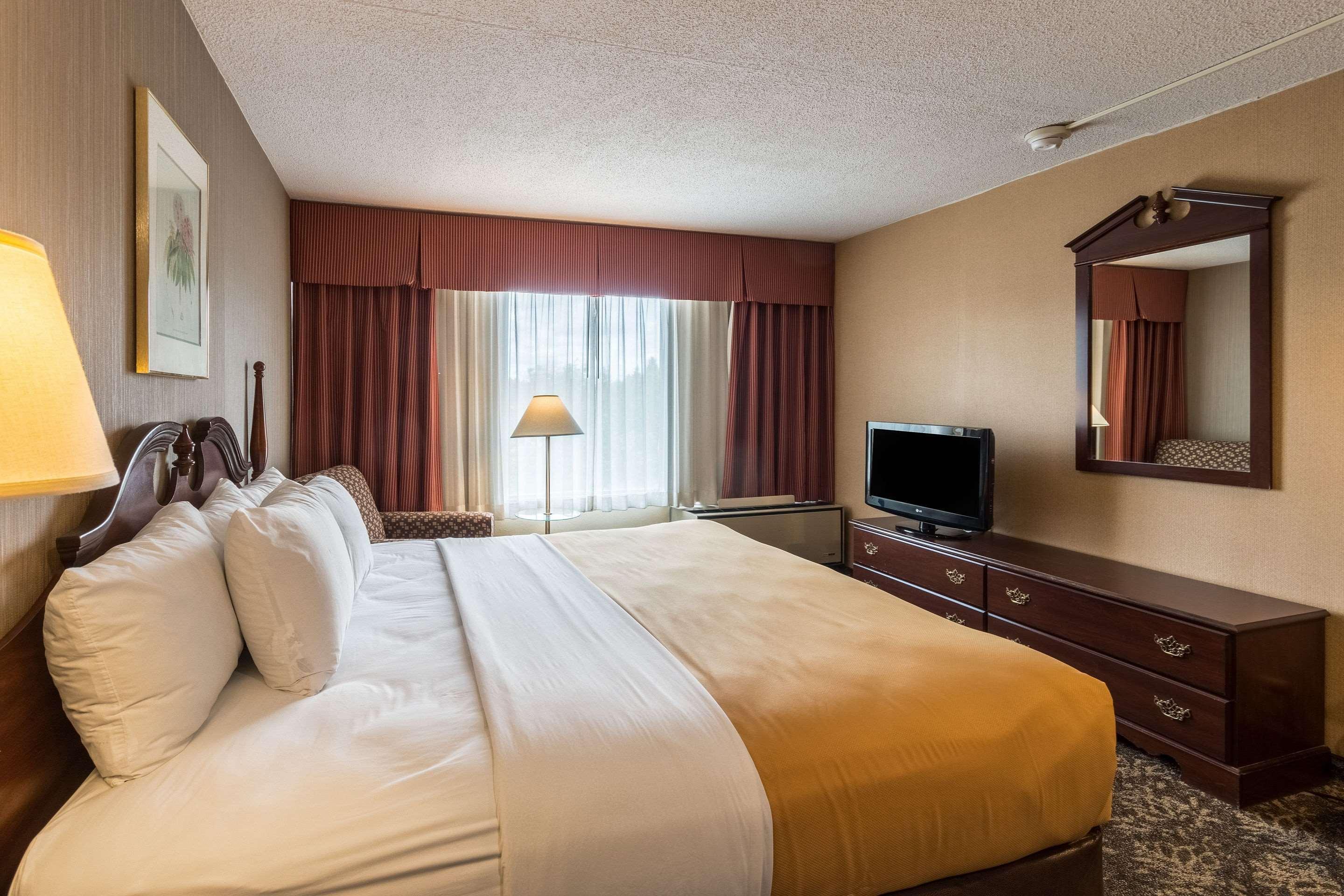 Suburban Extended Stay Hotel Fairmont Kültér fotó