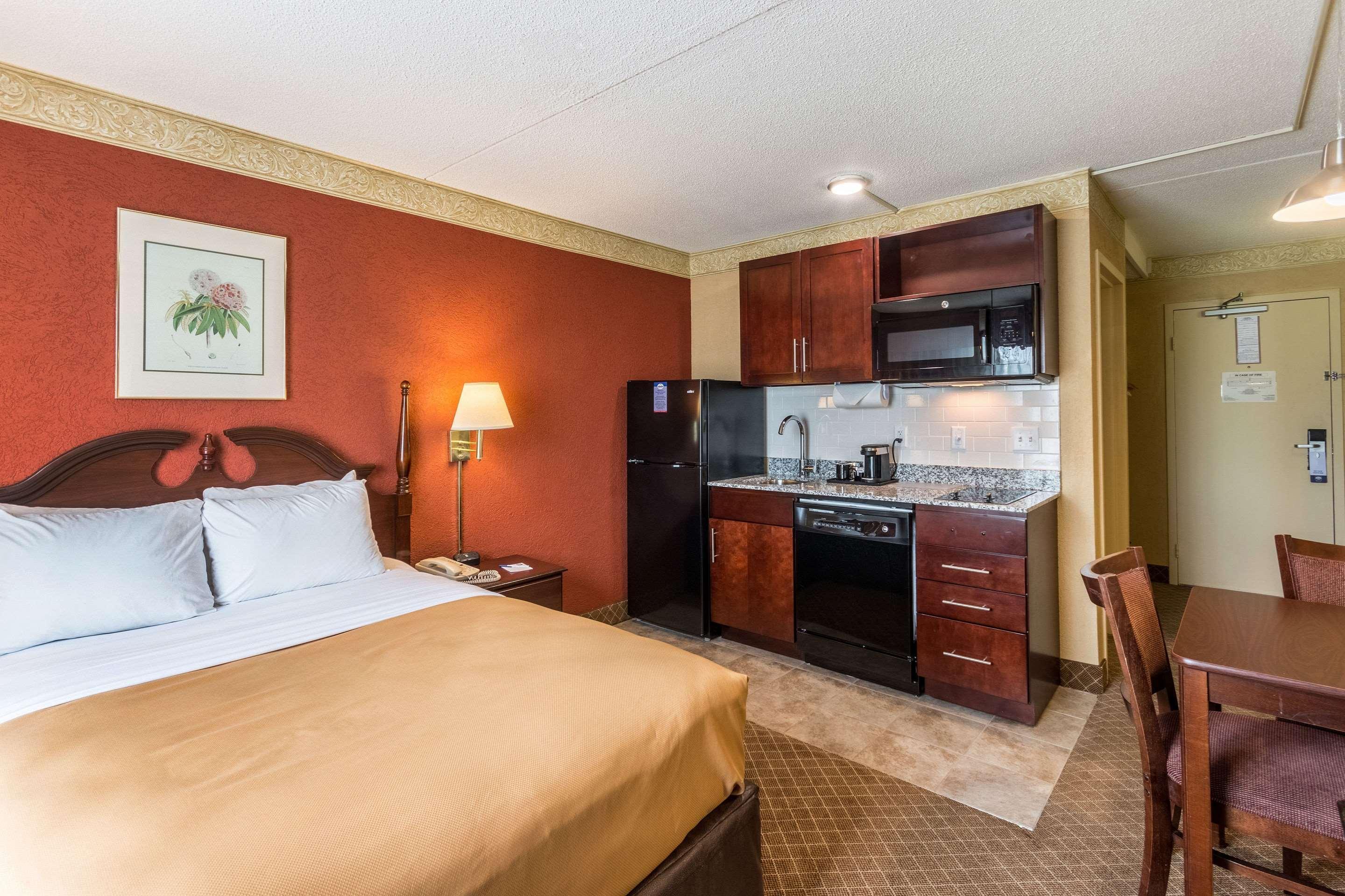 Suburban Extended Stay Hotel Fairmont Kültér fotó