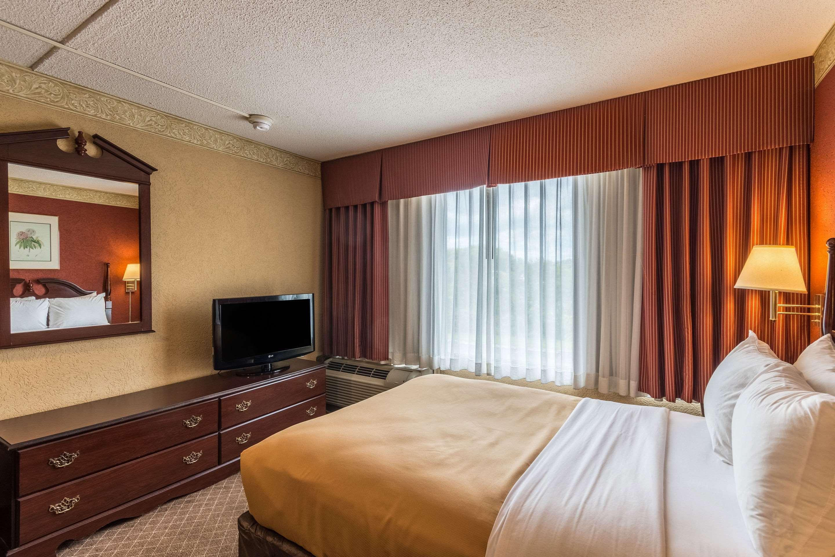 Suburban Extended Stay Hotel Fairmont Kültér fotó