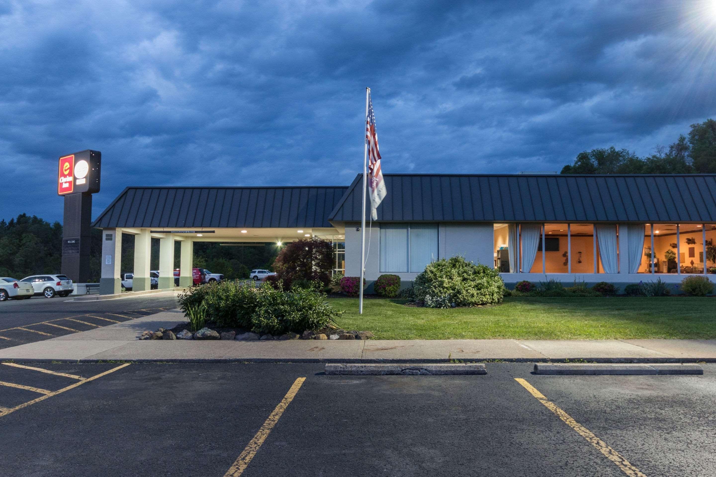 Suburban Extended Stay Hotel Fairmont Kültér fotó