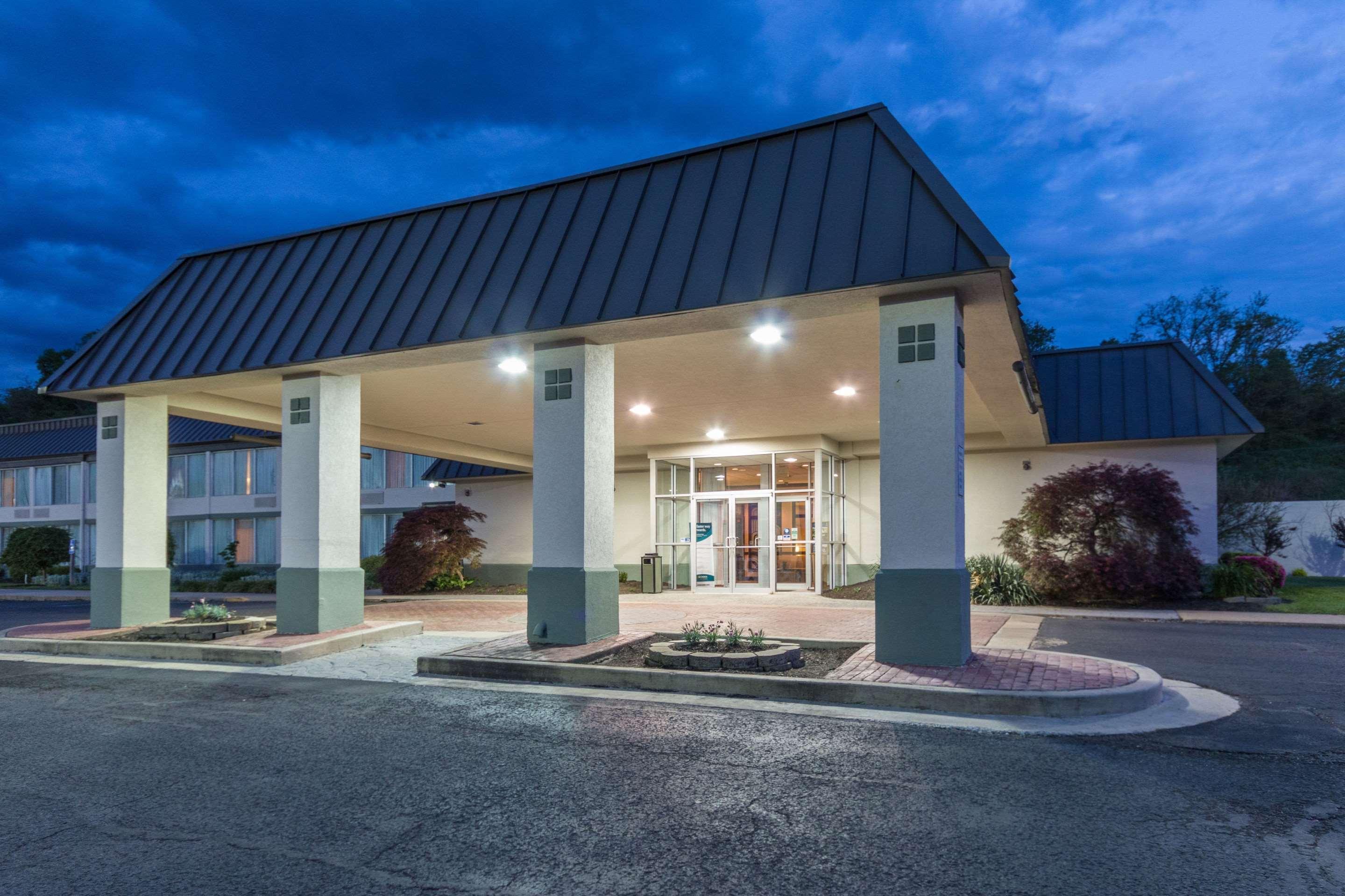 Suburban Extended Stay Hotel Fairmont Kültér fotó