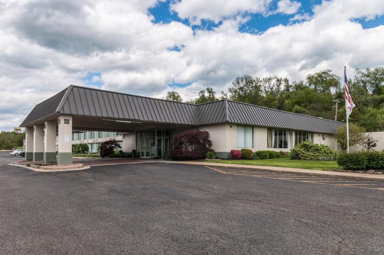 Suburban Extended Stay Hotel Fairmont Kültér fotó